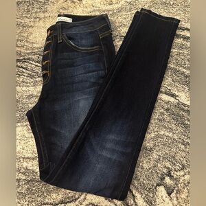 KanCan Estilo High rise Button Fly Skinny Jeans. Dark Wash - Size 25. Like new!